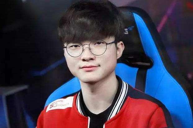 的姿态面对 的姿态面对